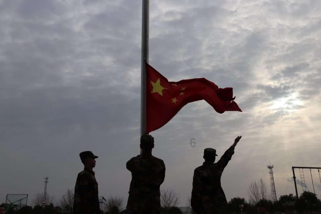 尔滨火出新高度!菜市场都被限流了,本地人:从没见过这样的场面